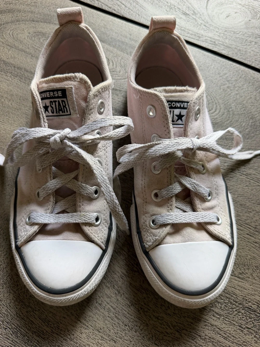 Converse Kids Low-Top Canvas Sneakers in Light Beige